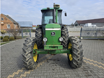 جرار JOHN DEERE 3140: صور 4