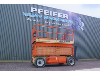 رافعات مقصية JLG