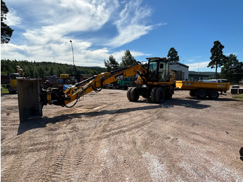 حفارة JCB JS145W