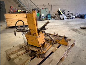 معدات البناء LIEBHERR