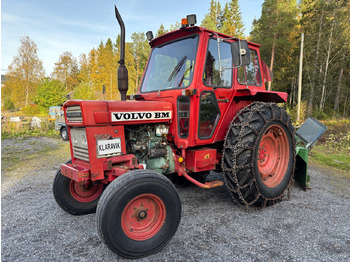 جرار VOLVO