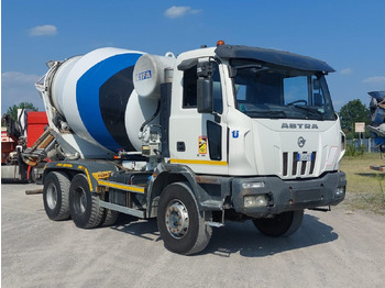 شاحنة خلاطة خرسانة IVECO Astra
