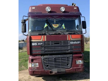 شاحنة جرار DAF XF 95