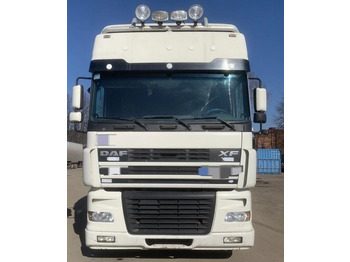 شاحنة جرار DAF XF 95