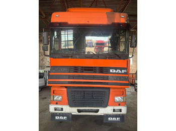شاحنة جرار DAF XF 95