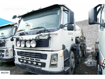 شاحنة خلاطة خرسانة Volvo FM480 8x4 Mining Truck: صور 1