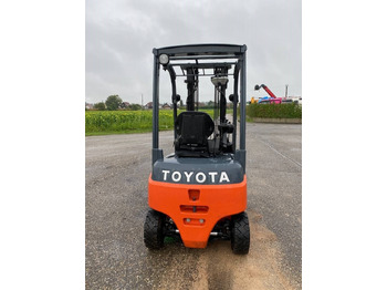 رافعة شوكية كهربائية Toyota TRAIGO 48/16-8FBMK16T endommagé: صور 4 رافعة شوكية كهربائية Toyota TRAIGO 48/16-8FBMK16T endommagé: صور 4
