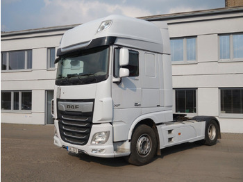 شاحنة جرار DAF XF 530