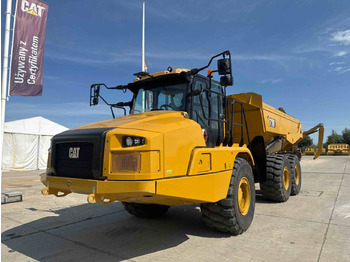 شاحنة مفصلية CATERPILLAR 730