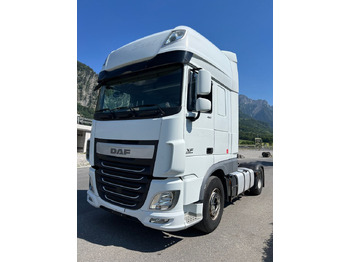 شاحنة جرار DAF XF 460
