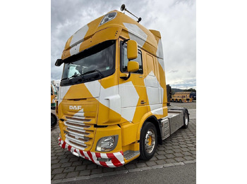 شاحنة جرار DAF XF 460