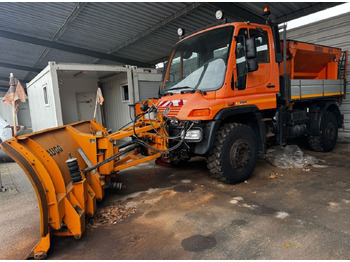 شاحنة UNIMOG U400