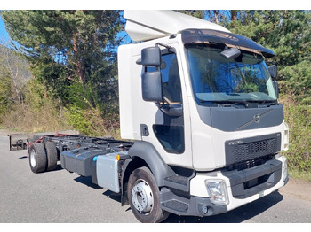 شاحنة نقل خيل Volvo FL280 4x2, E6, Wohnwagen + 2 Pferdeplaetze Volvo FL280 4x2, E6, 7.40m Chassis, Fahrgestell: صور 4