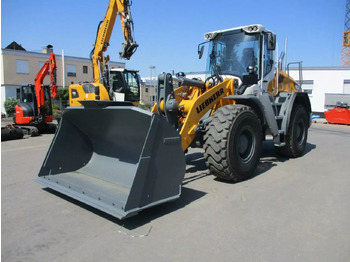اللودر بعجل LIEBHERR L 526