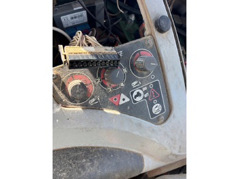 الكابينة والداخلية MASSEY FERGUSON