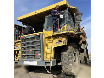 شاحنة قلابة للمحاجر KOMATSU HD465