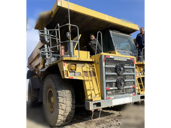 شاحنة قلابة للمحاجر KOMATSU HD465