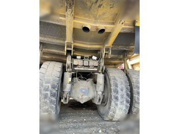 شاحنة قلابة للمحاجر 2011 KOMATSU HD465-7: صور 3