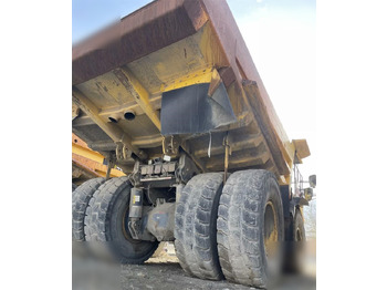شاحنة قلابة للمحاجر 2011 KOMATSU HD465-7: صور 4