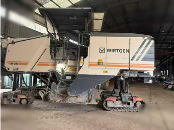 ماكينات لصقل الأسفلت WIRTGEN