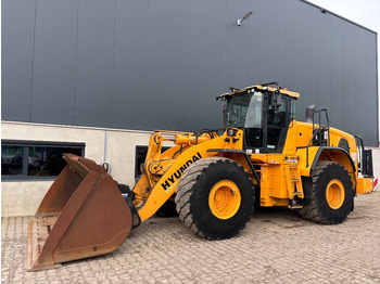 اللودر بعجل HYUNDAI