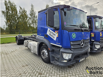 الشاسيه شاحنة MERCEDES-BENZ Actros 1843