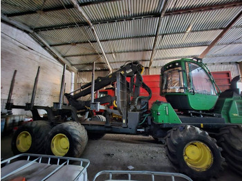 شاحنات نقل الأخشاب في الغابات John Deere 1510 E: صور 5 شاحنات نقل الأخشاب في الغابات John Deere 1510 E: صور 5