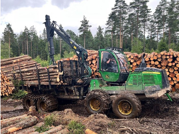 شاحنات نقل الأخشاب في الغابات John Deere 1510 G: صور 2