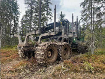 شاحنات نقل الأخشاب في الغابات John Deere 1910G: صور 5