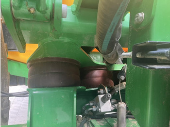 آلة الرش المقطورة John Deere BASISMASCHINE R944I POWRSPRAY: صور 4
