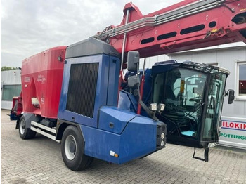 آلة خلط وتوزيع الأعلاف SILOKING