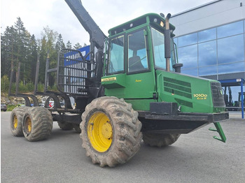 شاحنات نقل الأخشاب في الغابات JOHN DEERE
