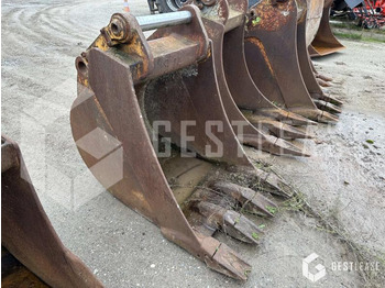 بكت حفار LIEBHERR