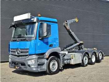 شاحنة ذات الخطاف MERCEDES-BENZ Antos