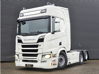 شاحنة جرار SCANIA R 580
