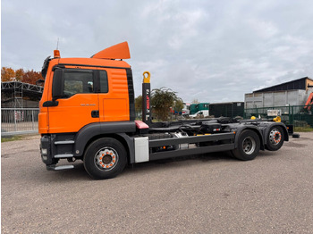 شاحنة ذات الخطاف MAN