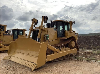 بلدوزر CATERPILLAR D8T