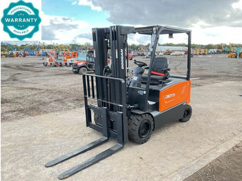 رافعة شوكية كهربائية DOOSAN