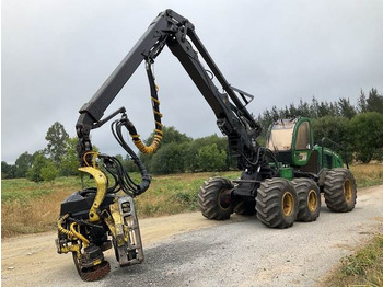 الحصادات JOHN DEERE