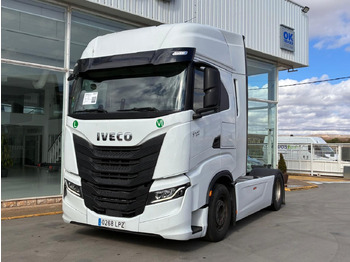 شاحنة جرار IVECO S-WAY