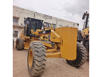 آلة تسوية الأرض CATERPILLAR 140H