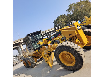 آلة تسوية الأرض CATERPILLAR 140H