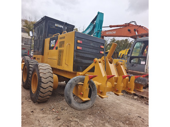 آلة تسوية الأرض CATERPILLAR 140H