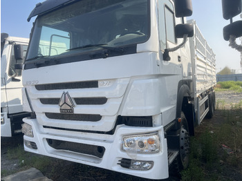 شاحنة نقل المواشي شاحنة SINOTRUK HOWO