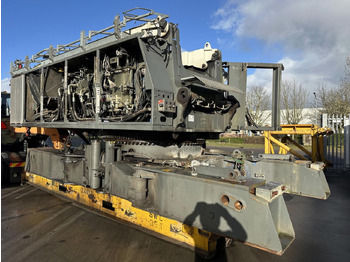 رافعة مجنزرة LIEBHERR LR 1160