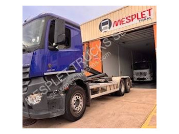 شاحنة ذات الخطاف MERCEDES-BENZ Actros