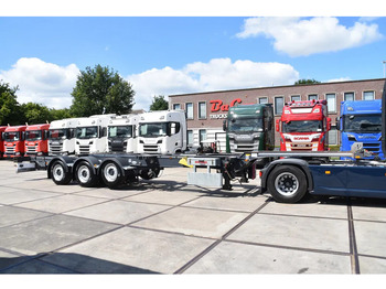 شاحنات الحاويات / جسم علوي قابل للتغيير نصف مقطورة RENDERS