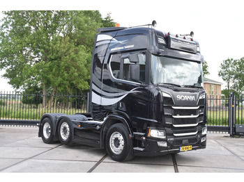 شاحنة جرار SCANIA R 520