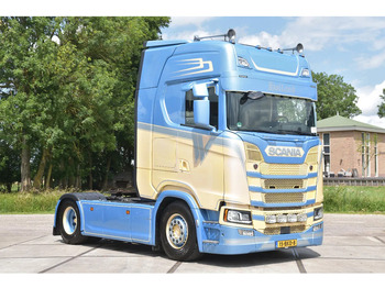 شاحنة جرار SCANIA S 500