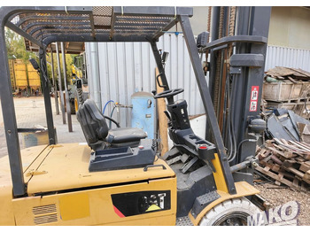 رافعة شوكية كهربائية Caterpillar EP35K-PAC: صور 3